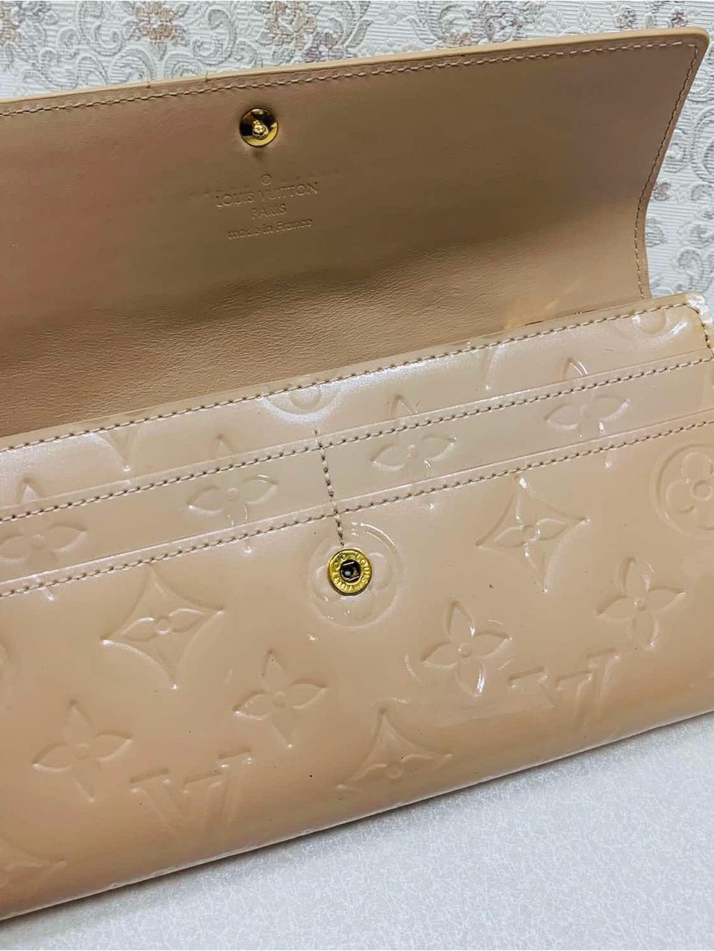 Louis Vuitton Vernis Patent Continental Wallet in Nude - Picture 2 of 9